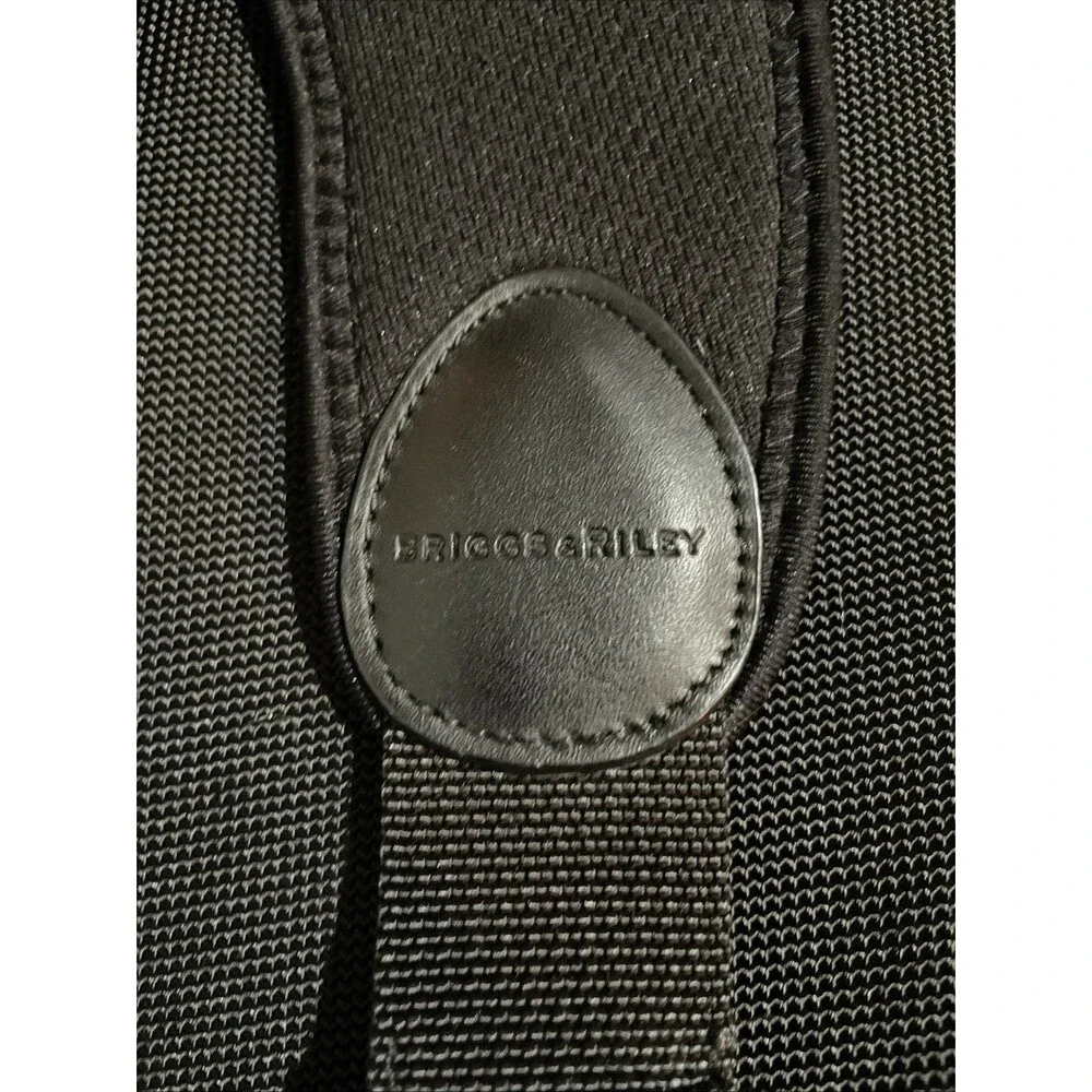 Briggs & Riley laptop / Travel Bag, Serial Number #05-BB101-0571931-2